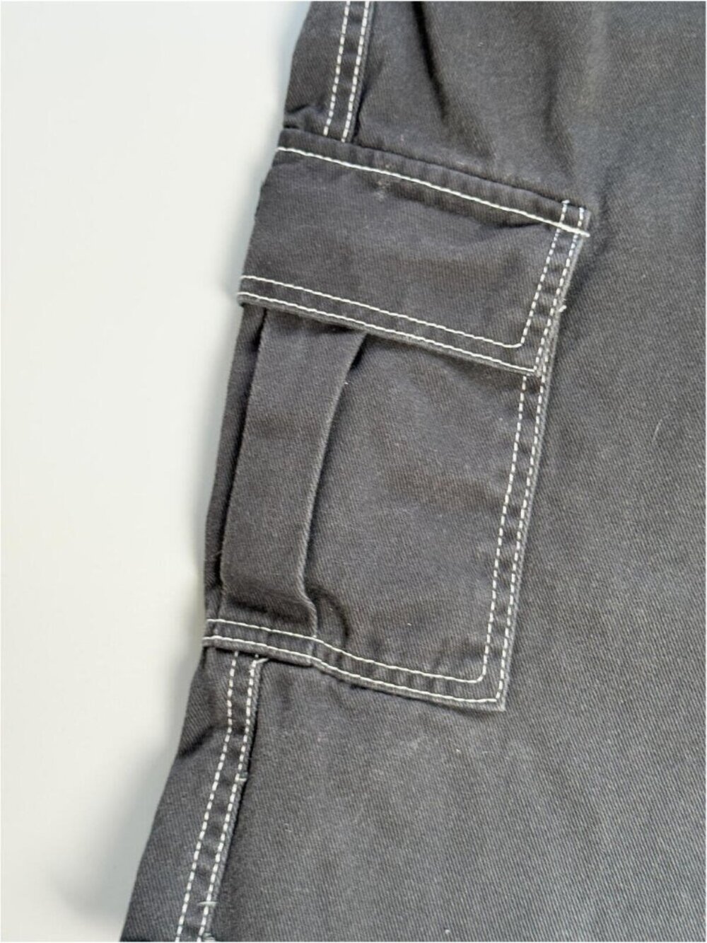 Vintage Refuge Cargo Shorts, Y2K Utility Shorts, Distressed Hem, Grunge 33" - Picture 3 of 7